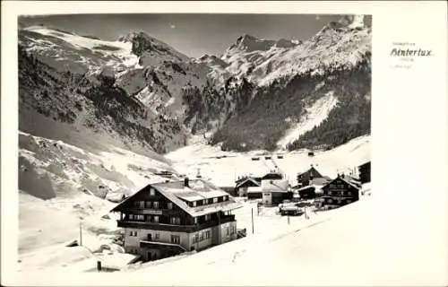 Ak Bad Hintertux Tirol, Schneelandschaft, Bergpanorama, Zillergrund, Häuser im Tal, winterliche S