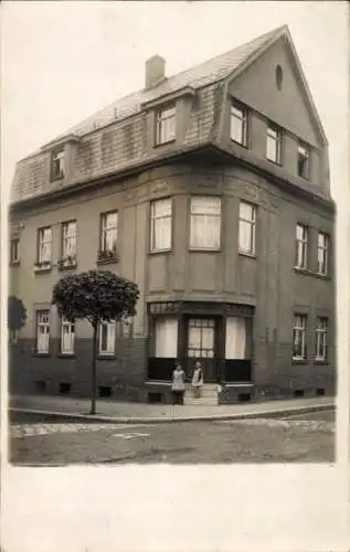 Foto Ak Zeulenroda in Thüringen, Eckgebäude Schleizer Straße, Friedrich Ebert Straße