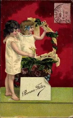 Ak Glückwunsch, Zwei Mädchen, Blumen