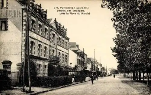 Ak Pornichet Loire Atlantique, Hôtel des Etrangers, Platz, Straßenansicht, Hotel, Architektur