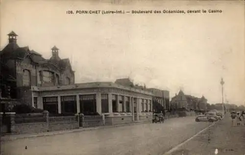 Ak Pornichet Loire Atlantique, Boulevard des Océanides, Casino,  Architektur, alte Autos