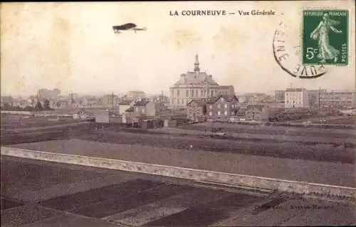Ak La Courneuve Seine Saint Denis, Historische Ansicht, Gebäude, Flugzeug, Landschaft