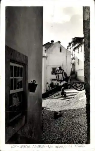 Ak Lisboa Lissabon Portugal, Um aspecto de Alfama, Häuser in der Altstadt