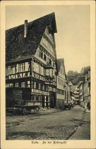 Ak Calw im Schwarzwald, Straße mit Fachwerkhäusern, Wagen,  Architektur