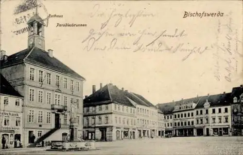 Ak Bischofswerda in Sachsen, Rathaus, Paradiesbrunnen, ältere Gebäude,  Architektur