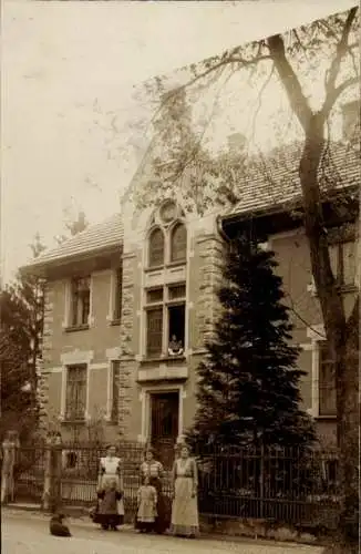 Foto Ak Waldshut Tiengen am Hochrhein, Pfarrhaus, Anwohner