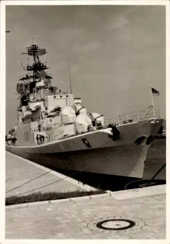 Foto Ak Deutsches Kriegsschiff, Zerstörer Hamburg?, Bundesmarine