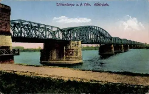 Ak Wittenberge an der Elbe Prignitz, Eisenbahnbrücke, Fluss, ruhige Landschaft, historische Ar...