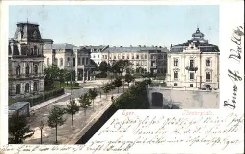 Ak Cheb Eger Reg. Karlsbad, Theaterplatz, Gebäude, Straßenpartie