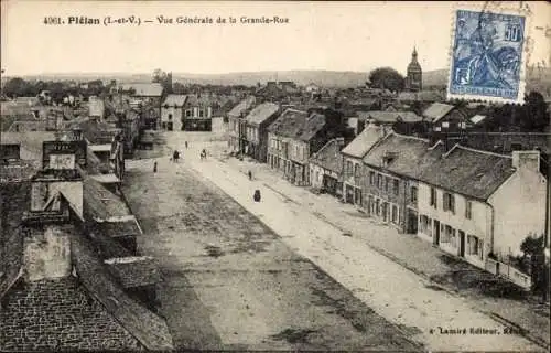 Ak Plélan le Grand Ille et Vilaine, Panoramablick auf die Grande-Rue, ruhige Straße, das Dorflebe