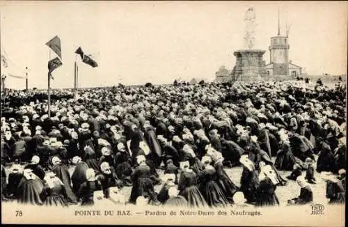Ak La Pointe du Raz Plogoff Finistère, Pardon de Notre-Dame des Naufragés, große Menschenmenge, F