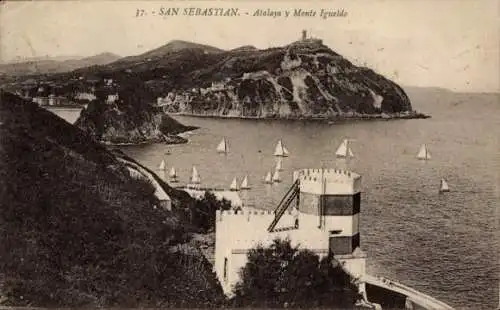 Ak Donostia San Sebastian Baskenland,  Aussicht auf Monte Igueldo, Segelboote, Küstenlandschaft