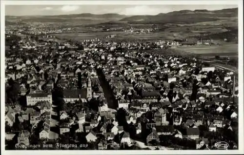 Ak Göppingen in Württemberg, Luftaufnahme von  Stadtansicht, viele Dächer