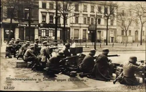 Ak Berliner Straßenkämpfe, Maschinengewehre in Stellung gegen Lichtenberg, Frankfurter Allee