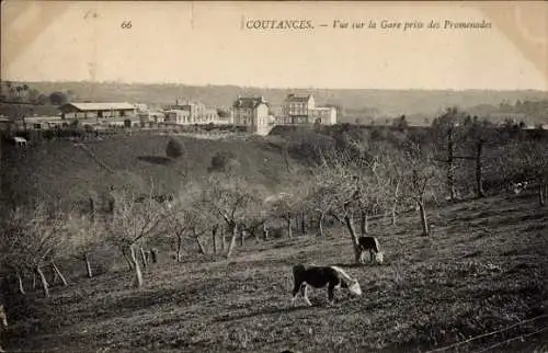 Ak Coutances Manche, Hügelige Landschaft, Kühe, Bahnhofsgebäude, Bäume, landwirtschaftliche Umgeb