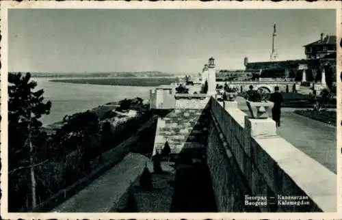 Ak Beograd Belgrad Serbien, Aussicht auf Kalemegdan, Fluss und Mauer,  und kulturelle Stätte