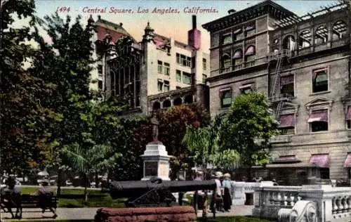 Ak Los Angeles Kalifornien USA, Central Square, Cannon, Bäume, Gebäude, Menschen