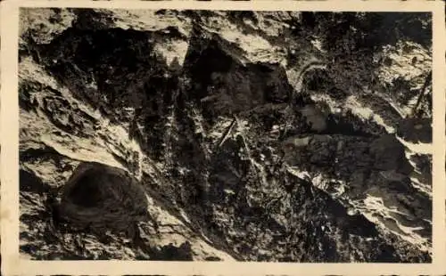 Ak Werfen in Salzburg, Schluchtlandschaft, Felsformationen, Höhleneingang, Eisriesenwelt