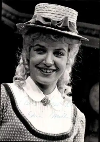 Foto Ak Schauspielerin, Portrait, Strohhut, Autogramm