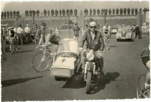 Foto Potsdam, Radrennen, Motorrad mit Beiwagen