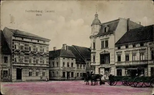 Ak Senftenberg in der Niederlausitz, Markt, Pferdewagen, Geschäfte