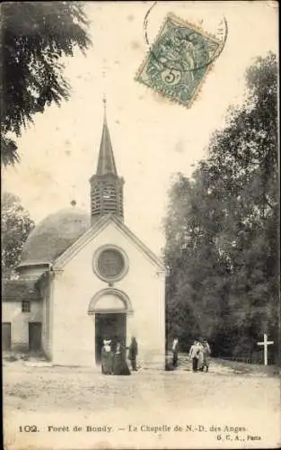 Ak Bondy Seine Saint Denis, Kapelle, Bäume, Menschen,  Architektur