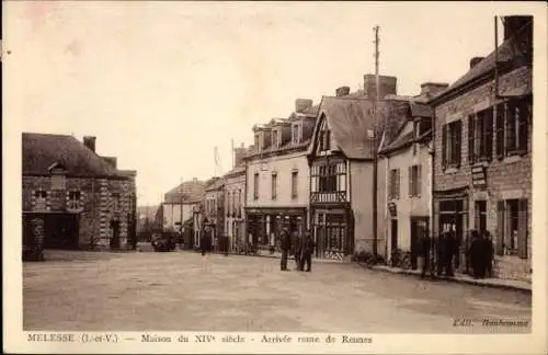 Ak Melesse Ille et Vilaine, Maison du XIVe siecle, Arrivee route de Rennes