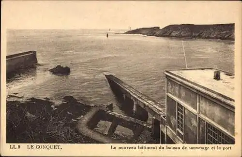 Ak Le Conquet Finistère, Hafenansicht, neues Rettungsbootgebäude, ruhige See, Klippen