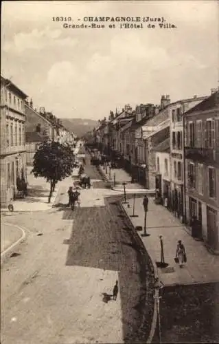 Ak Champagnole Jura, Straße, große Gebäude, Hotel de Ville, ruhige Szenerie