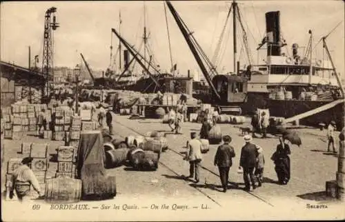 Ak Bordeaux Gironde,  Hafen, Schiffe, Warenlager, Frachtschiffe, Quai