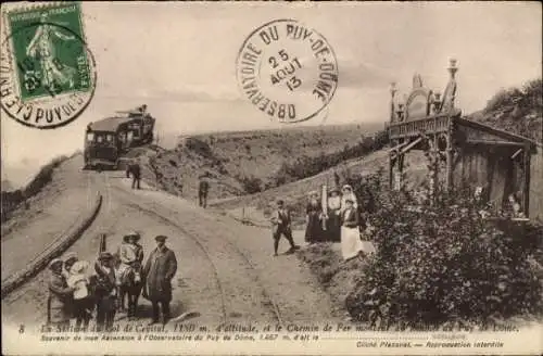 Ak Le Mont Dore Puy de Dôme,  mit Bergstation, Zug, Menschen, Text in Französisch