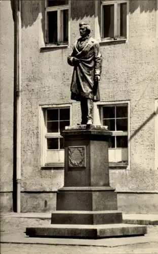 Ak Pulsnitz,Blick auf das Rietscheldenkmal,Haus