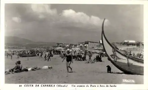 Ak Costa da Caparica Portugal, Strandansicht, Leute am Strand, Boote, Sommer