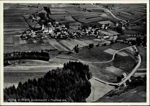 Ak Aicha vorm Wald Niederbayern, Luftaufnahme von Aicha v. Wald, ländliche Umgebung, Gebäude und 