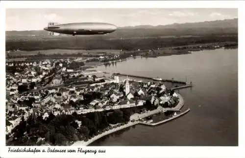 Ak Friedrichshafen am Bodensee, Luftaufnahme  Bodensee, Zeppelin