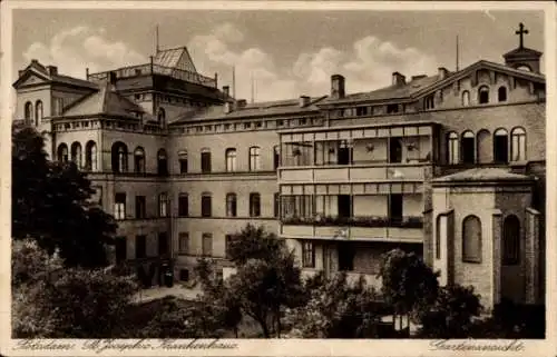 Ak Potsdam, St. Josephs Krankenhaus, Gartenansicht