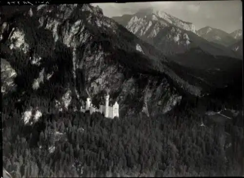 Ak Hohenschwangau Schwangau im Ostallgäu, Schloss Neuschwanstein, Das Bild zeigt das Schloss N...
