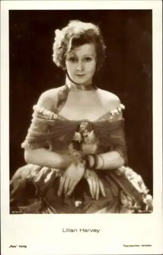 Ak Schauspielerin Lilian Harvey, Portrait, Kleid
