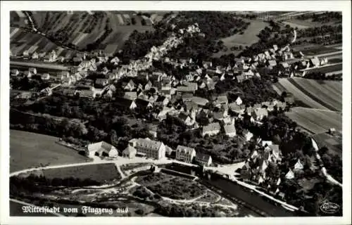 Ak Mittelstadt am Neckar Reutlingen in Württemberg, Luftaufnahme eines Ortes, viele Häuser, Felde
