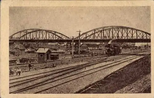 Ak Kalisz Kalisch Posen, Schklaperna-Brücke, Bahnanlagen, 1. WK