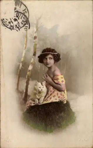 Ak Mädchen mit Katze, Portrait