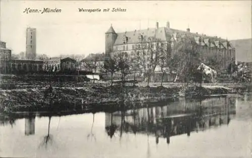 Ak Hann. Münden in Niedersachsen, Wasseransicht mit Schloss, Stadtansicht, Werrapartie
