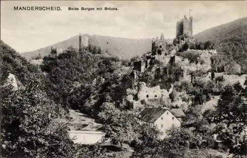 Ak Manderscheid in der Eifel, Ruinen von zwei Burgen, Brücke im Vordergrund, Waldlandschaft