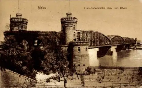Ak Mainz am Rhein, Eisenbahnbrücke über den Rhein, historisches Gebäude, Flusslandschaft