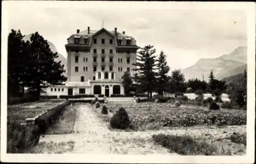 Ak Briançon Briancon Hautes-Alpes, Hôtel Treminus, große Gebäude, Landschaft im Hintergrund, Bäum