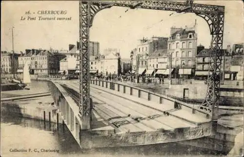 Ak Cherbourg en Cotentin Manche, Le Pont Tournant ouvrant,  Szene, Stadtansicht, alte Architektur