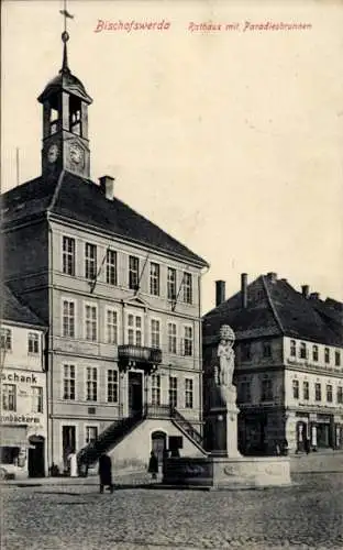 Ak Bischofswerda in Sachsen, Rathaus, Paradiesbrunnen,  Architektur, Altstadt