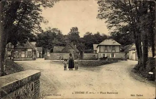 Ak Oisemont Somme, Platz Madeleine, Menschen mit Kindern, ländliche Umgebung,  