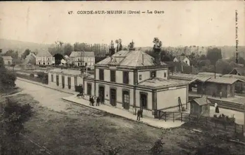 CPA Condé-sur-Huisne Orne, La Gare