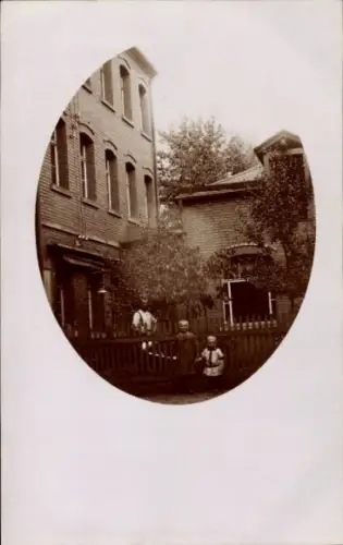 Foto Ak Fürth in Mittelfranken Bayern, Maistraße 6, Kinder, Haus